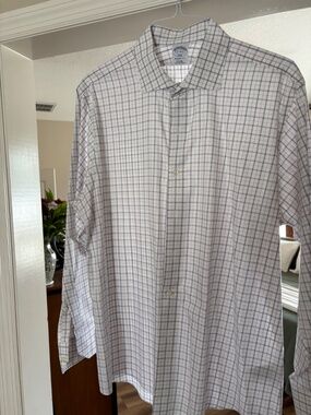 Brooks Brothers Casual button down shirt in black/red squares